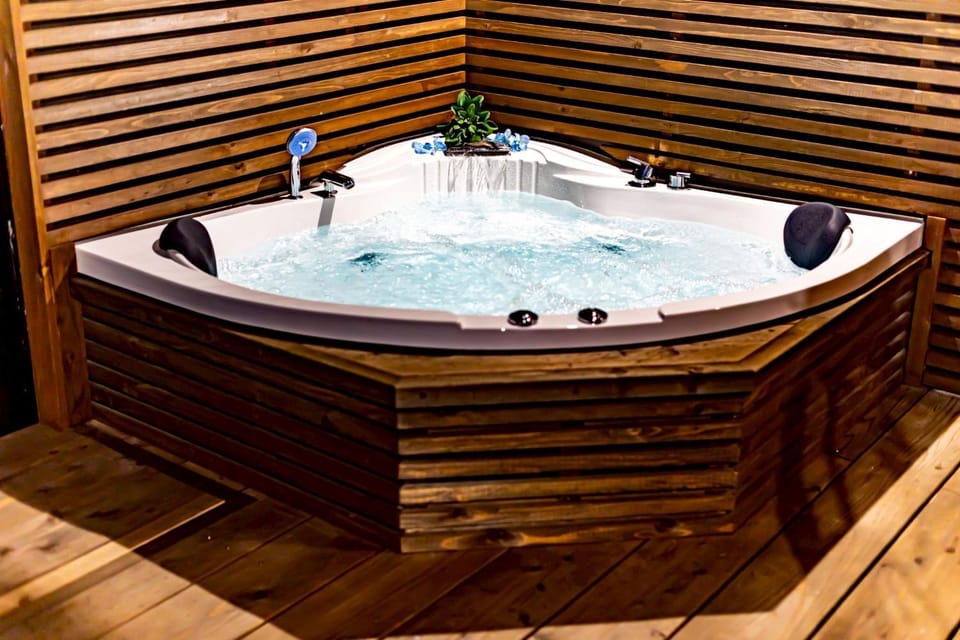 Hot Tub, Hot Tub