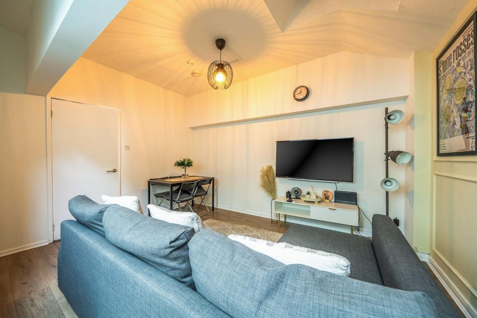Communal lounge/ TV room, TV and multimedia, Living room, Decorative detail