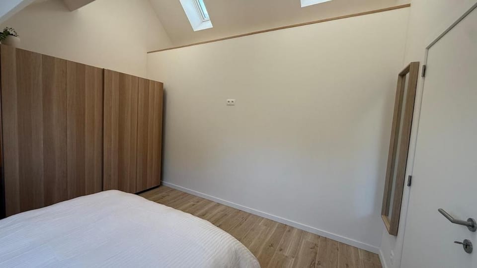 Deluxe home garden and pool optional pm Apartment in Flanders