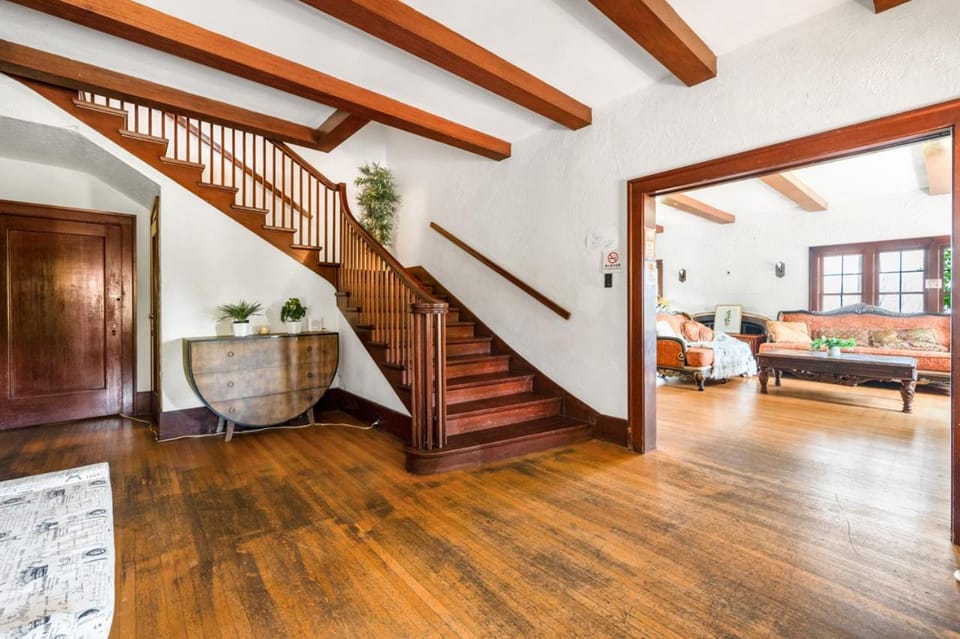 Cozy Private Room Near UBC & Pacific Spirit Park Bed and Breakfast in Vancouver