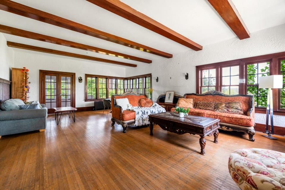 Cozy Private Room Near UBC & Pacific Spirit Park Bed and Breakfast in Vancouver