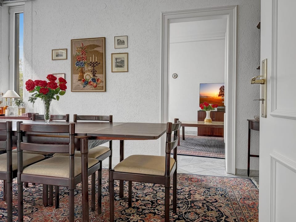 Living room, Decorative detail, Seating area, Dining area