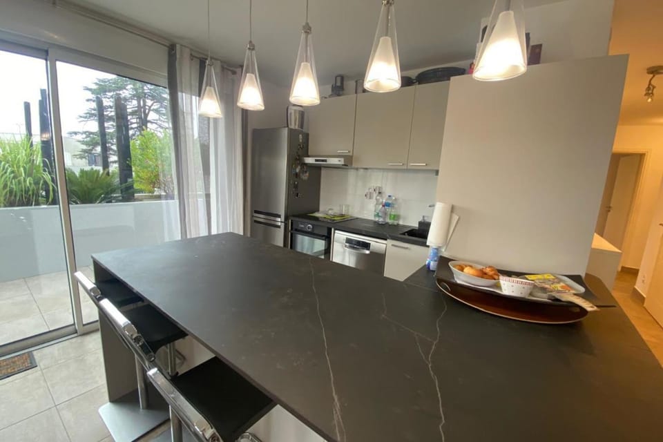 Apartment with Pool and Terrace in Montpellier Apartment in Castelnau-le-Lez