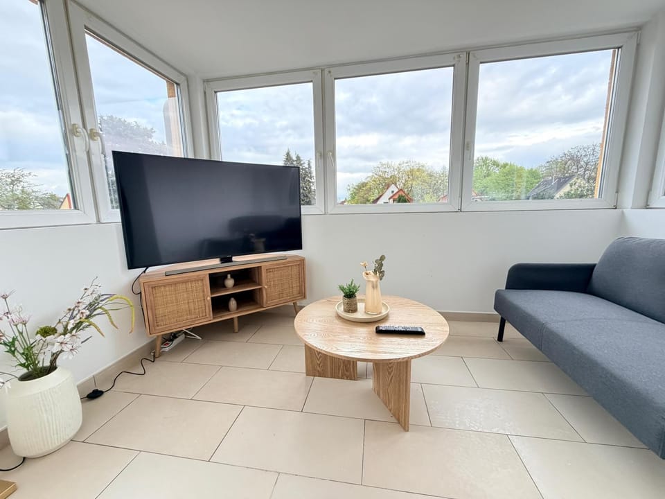 View (from property/room), Living room, Seating area