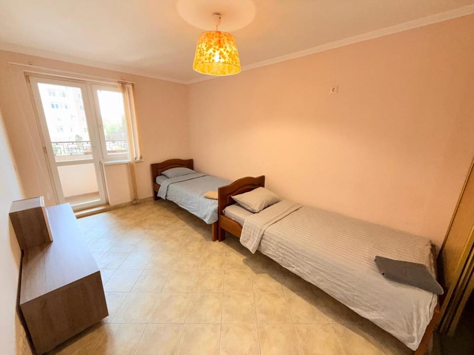 1 Double Budget Room Center Park Hostel in Chișinău