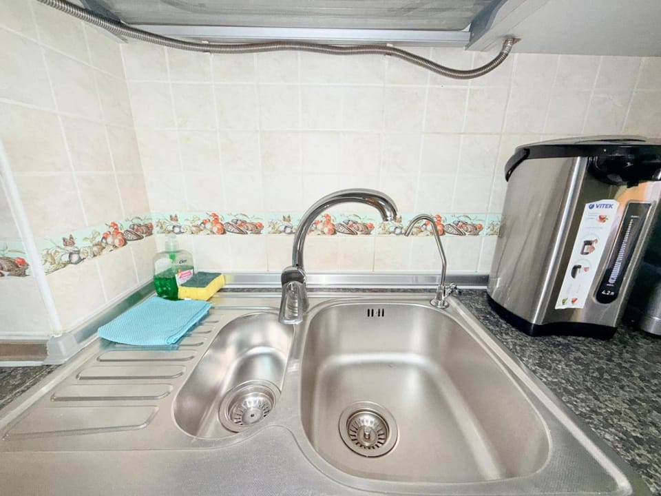 1 Double Budget Room Center Park Hostel in Chișinău