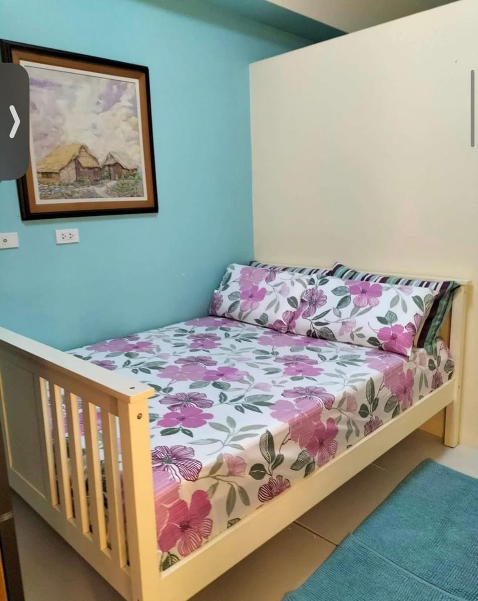 Bed, Decorative detail, Bedroom, acessibility