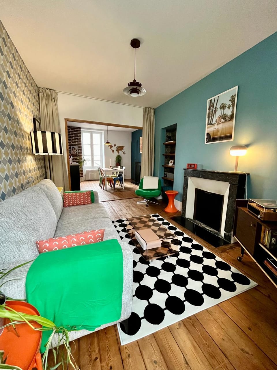 L appart Pop, ambiance années 70, proche centre, 6 personnes Apartment in Orléans