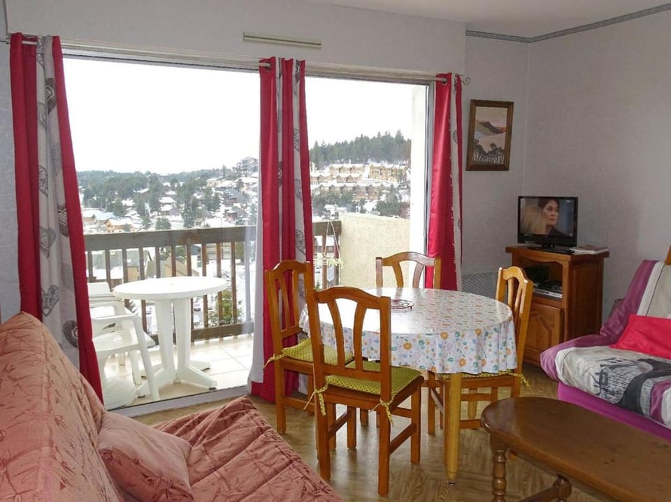 TV and multimedia, Dining area