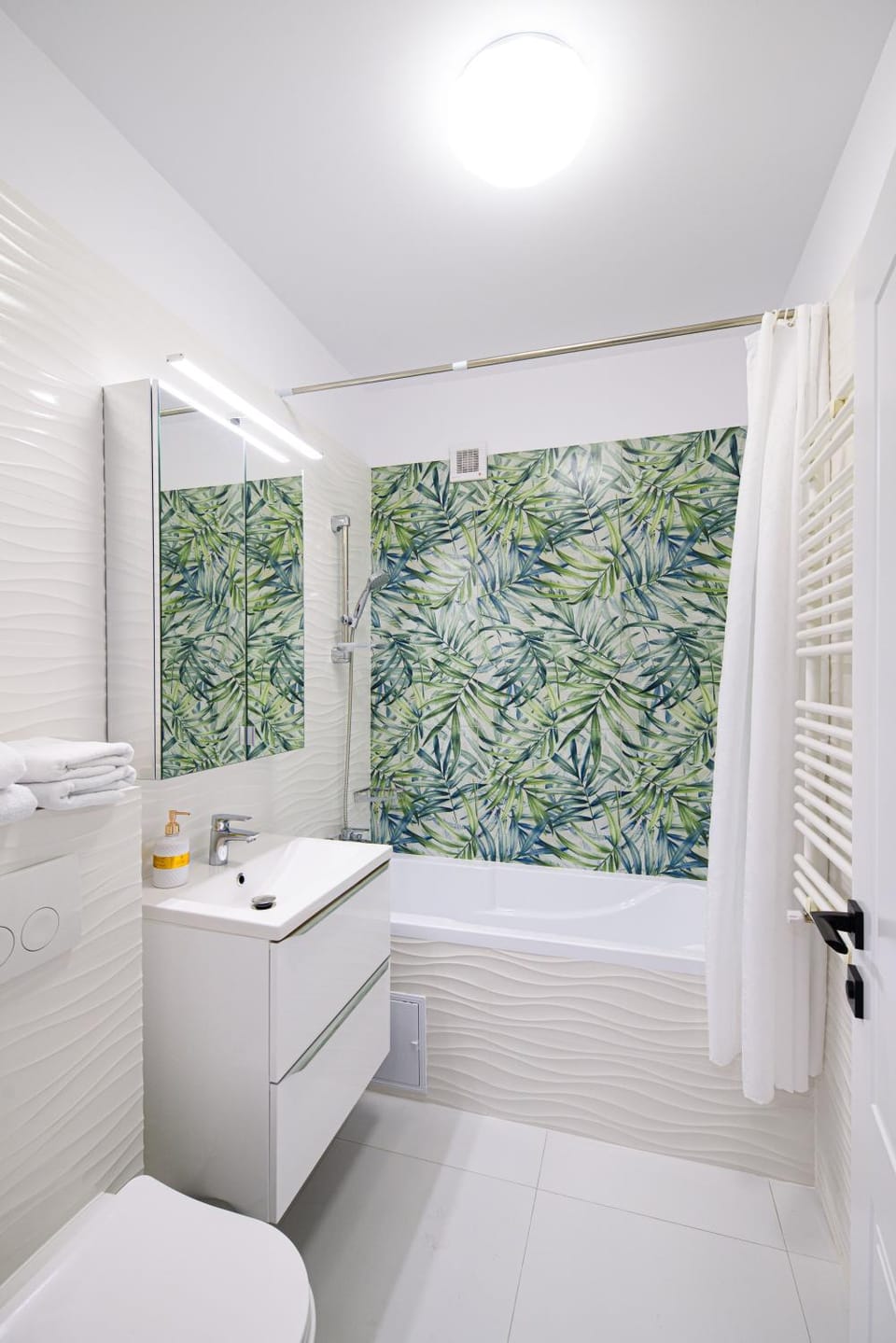 Shower, Toilet, Bathroom, Bath, towels
