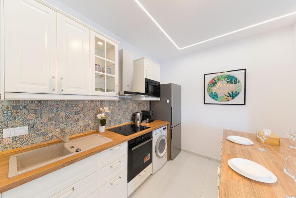 TV and multimedia, Kitchen or kitchenette, Dining area