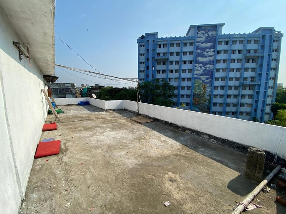 Large room with terrace Apartment in Kolkata