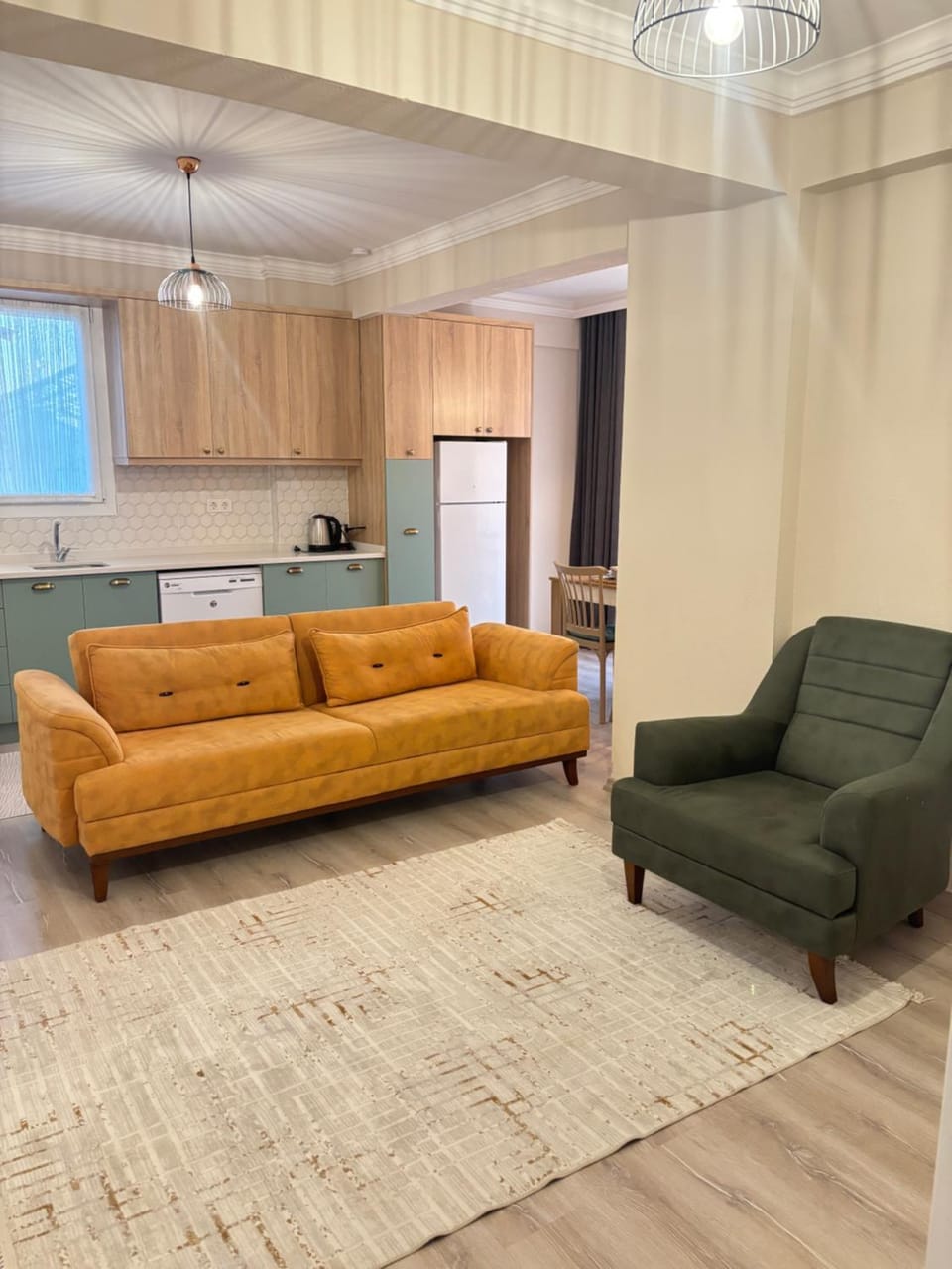 Kitchen or kitchenette, Seating area