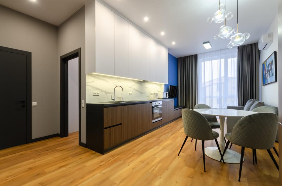 Dining area, kitchen