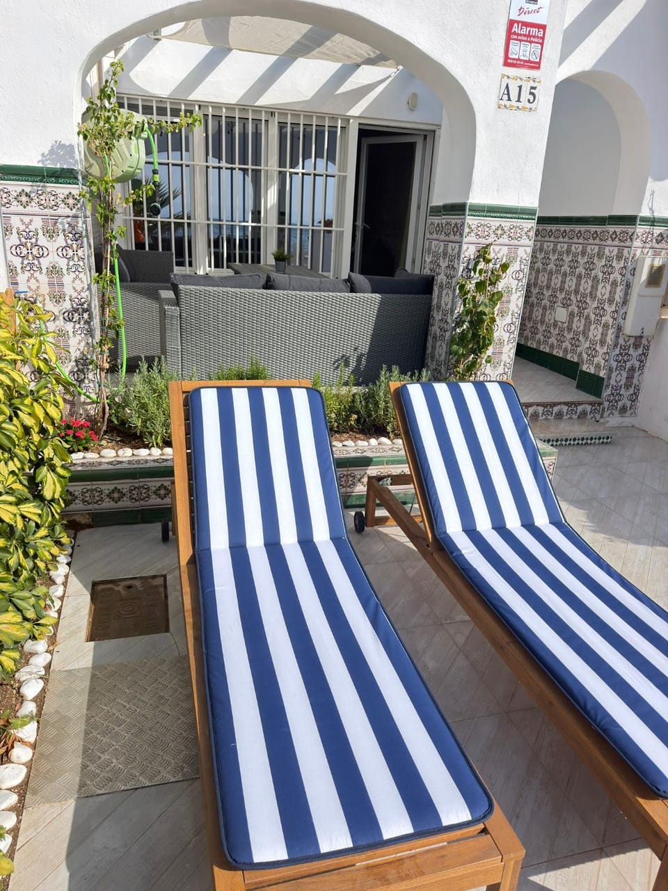 View (from property/room), Balcony/Terrace, sunbed