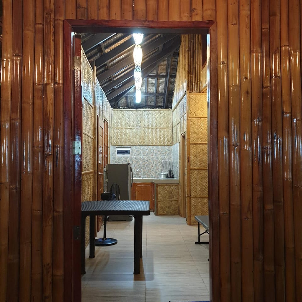Beachhouse for 15 pax with pavilion Bed and Breakfast in Nasugbu