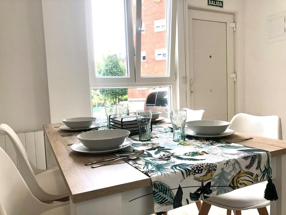 Beautiful house a walk away from the beach and downtown Apartment in Santander