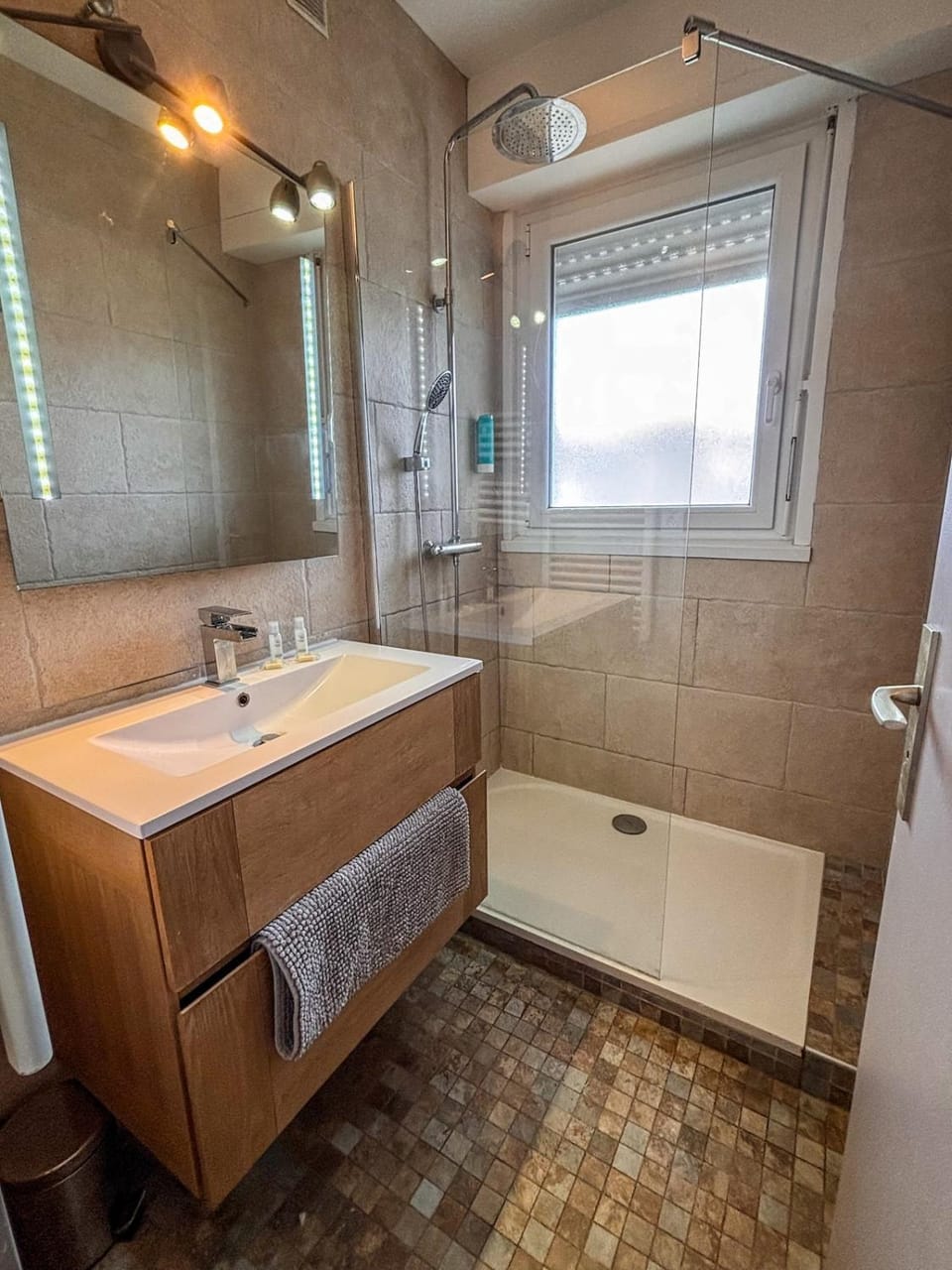 Shower, Bathroom