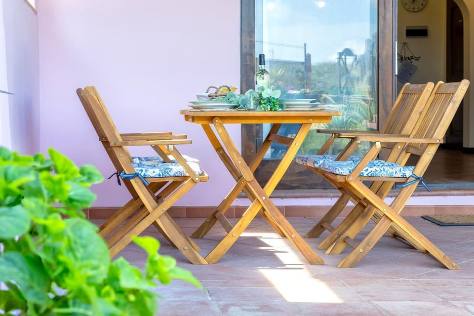 View (from property/room), Balcony/Terrace, Dining area