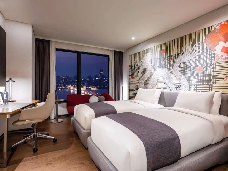 Bed, Living room, Photo of the whole room, Seating area, Bedroom