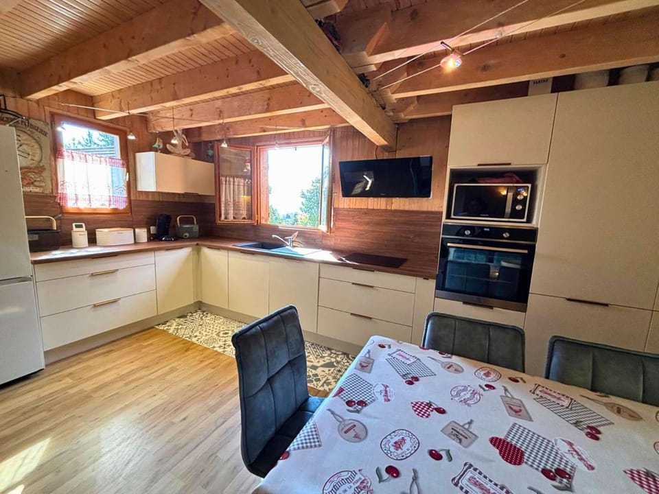 Kitchen or kitchenette, oven, stove