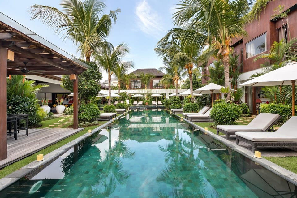 Property building, Spring, Day, Garden, Garden view, Pool view, Swimming pool, sunbed