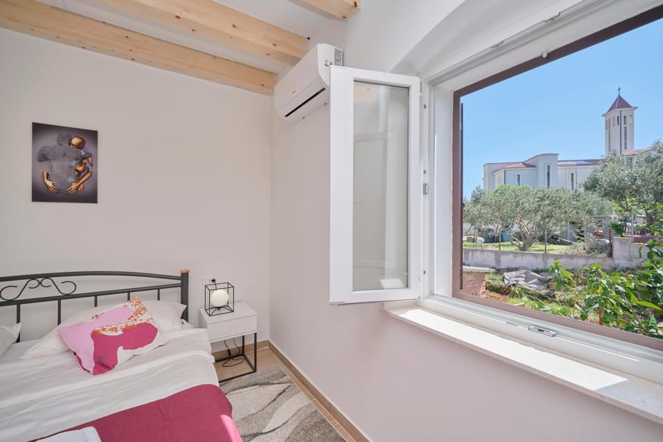 Bed, View (from property/room), Bedroom