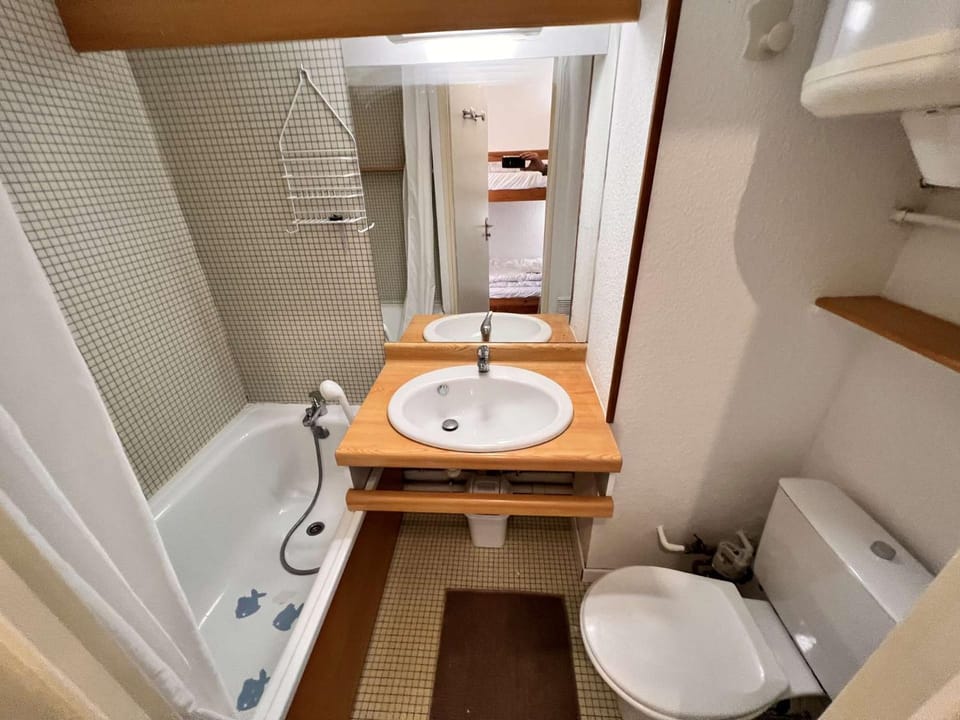 Toilet, Bathroom, Bath