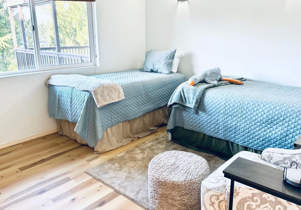Bed, View (from property/room), Photo of the whole room, Bedroom