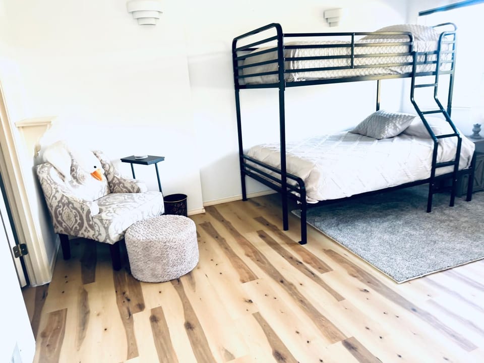 Bed, Seating area, Bedroom, bunk bed