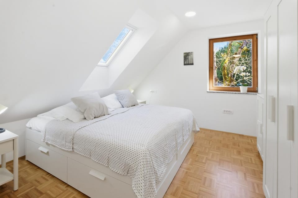 Bed, Photo of the whole room, Bedroom, wardrobe