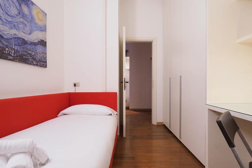Contempora - Smart Living in a Two Bedroom Apartment - Dateo Apartment in Milan