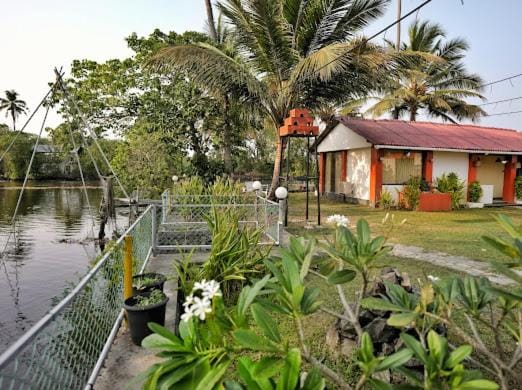 Kayaloram Retreat Ginger By Nexgo Spaces Farm Stay in Kochi
