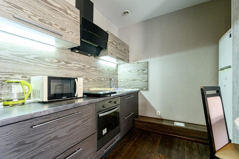 Kitchen or kitchenette, oven, stove