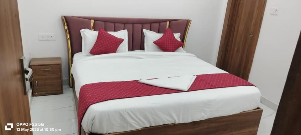 Laddu Gopal Inn Hotel in Uttar Pradesh