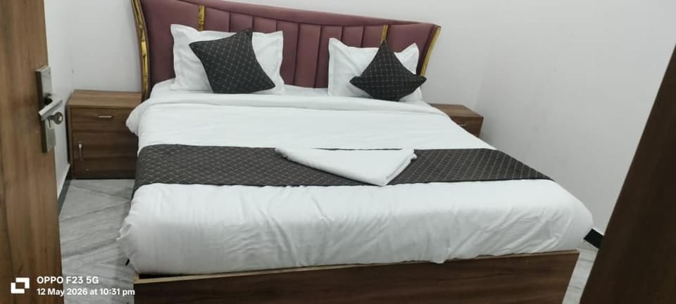 Laddu Gopal Inn Hotel in Uttar Pradesh