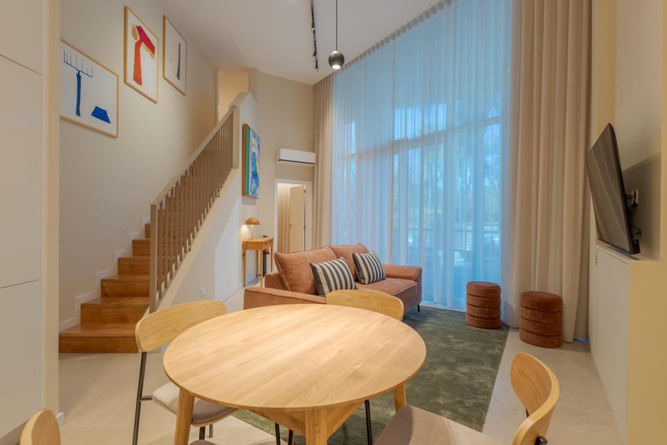 TV and multimedia, Living room, Seating area
