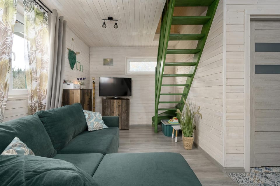 TV and multimedia, Living room, Seating area, Evening entertainment
