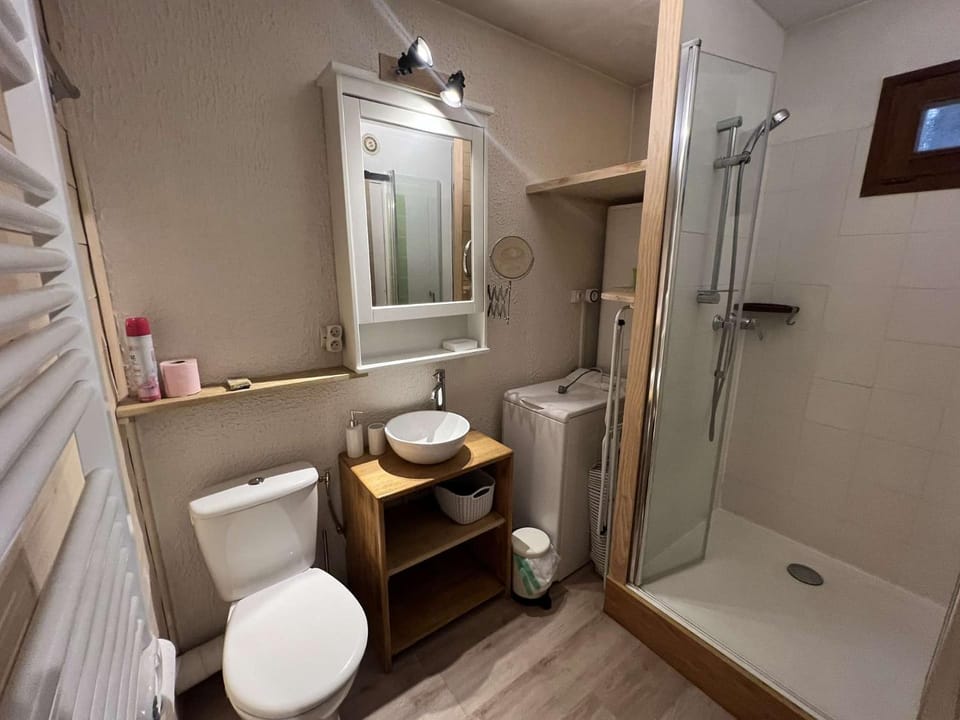 Shower, Toilet, Bathroom