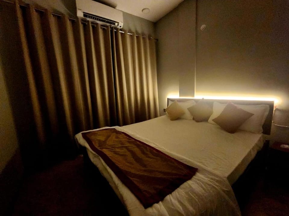 Bedroom, air conditioner