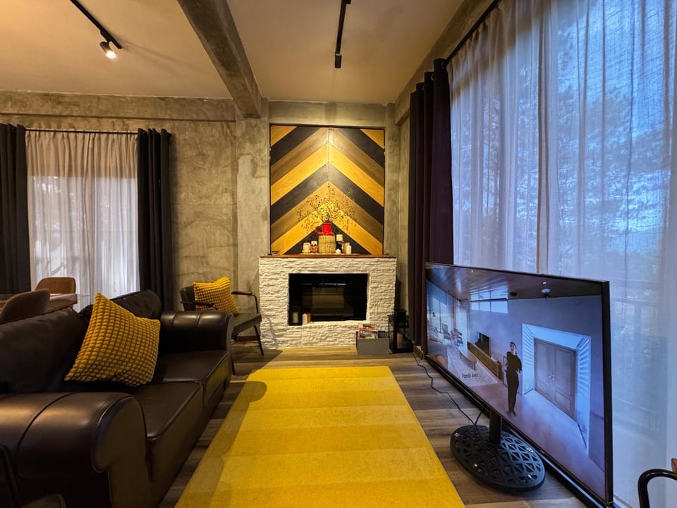TV and multimedia, Living room, Seating area