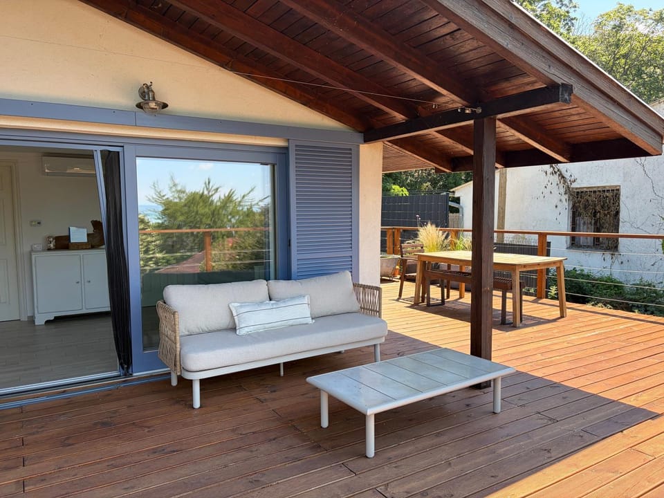 Property building, Balcony/Terrace