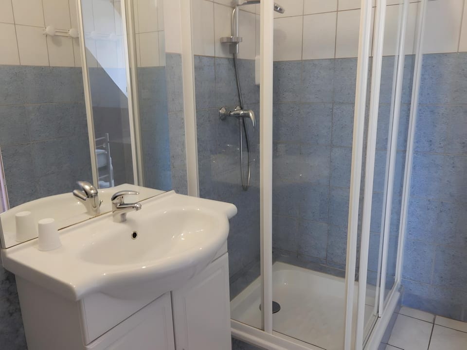 Bathroom, Living room