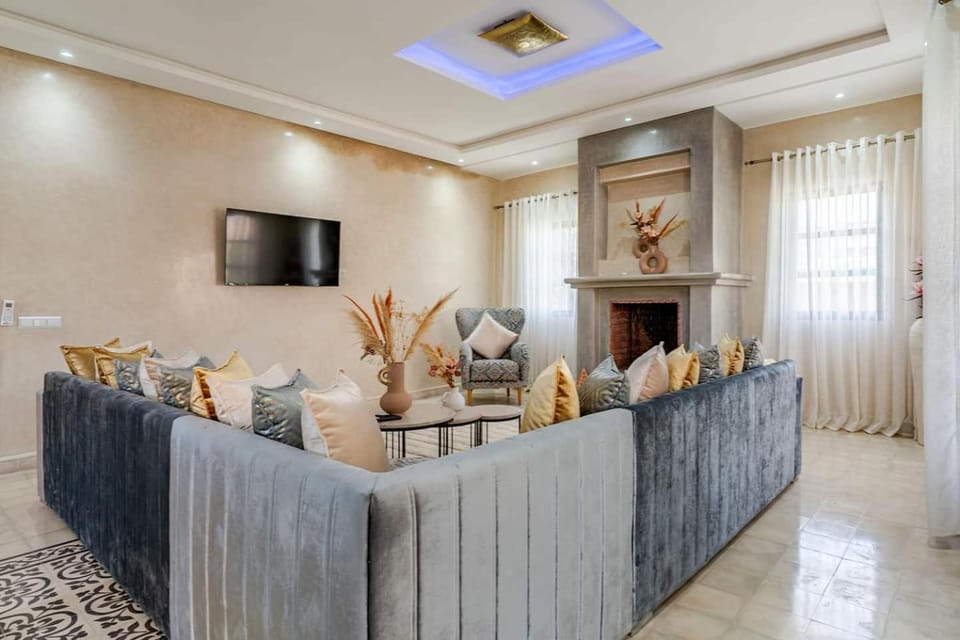 Villa Marwa 3 bedrooms No one opposite 1500sqm garden Villa in Marrakesh-Safi