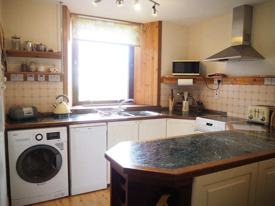 Day, Kitchen or kitchenette