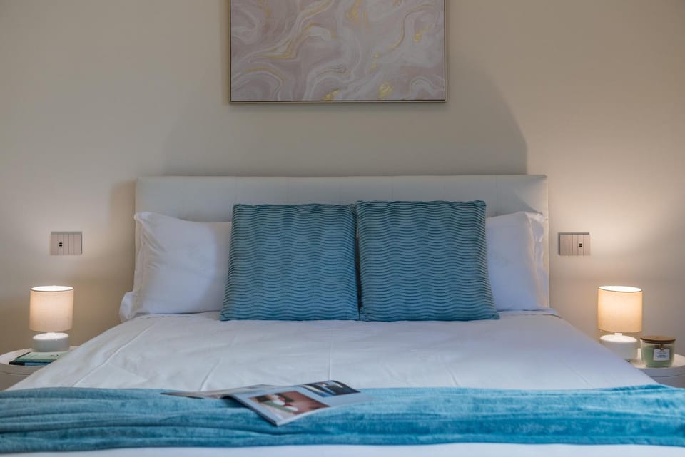 Spring, Bed, Day, Night, Winter, Summer, Bedroom, Autumn, Seasons, heating, internet, soundproof, wardrobe, air conditioner