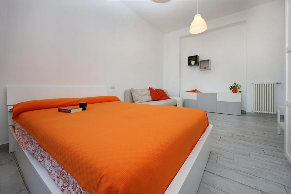 Bedroom, heating