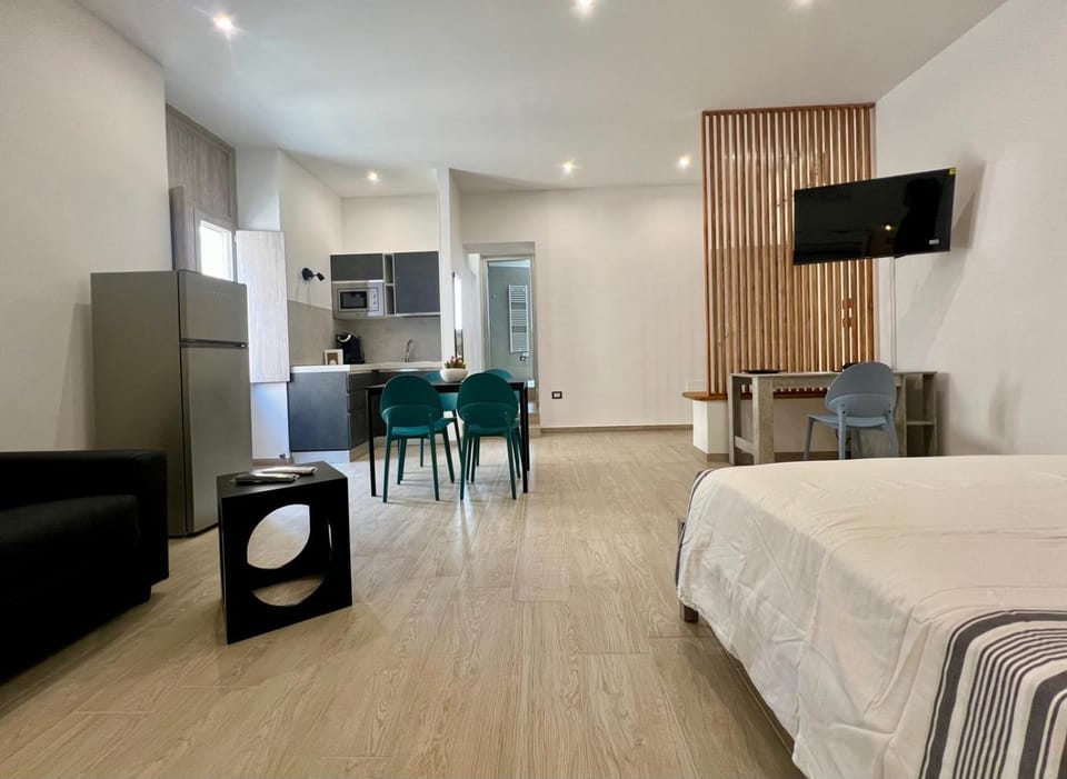 Bed, TV and multimedia, Living room, Photo of the whole room, Bedroom