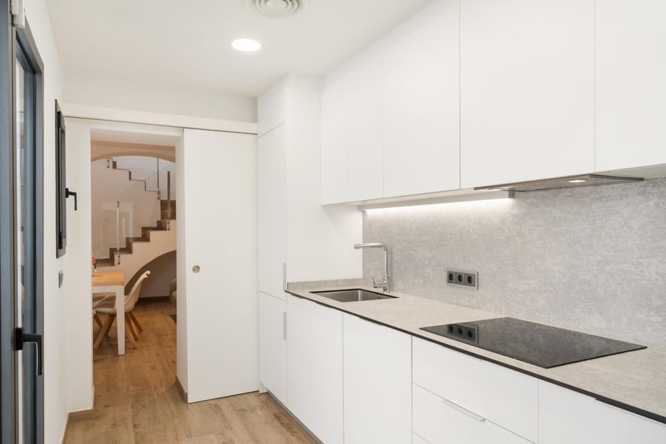 Property building, Kitchen or kitchenette, Living room