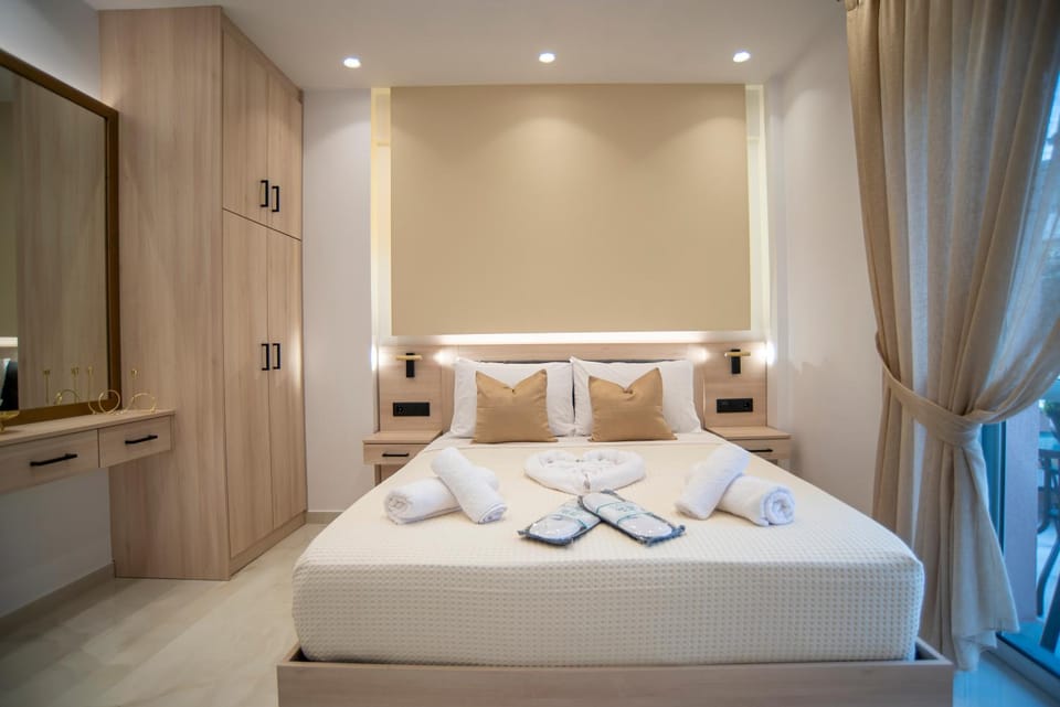 Bed, Photo of the whole room, Bedroom, towels, wardrobe
